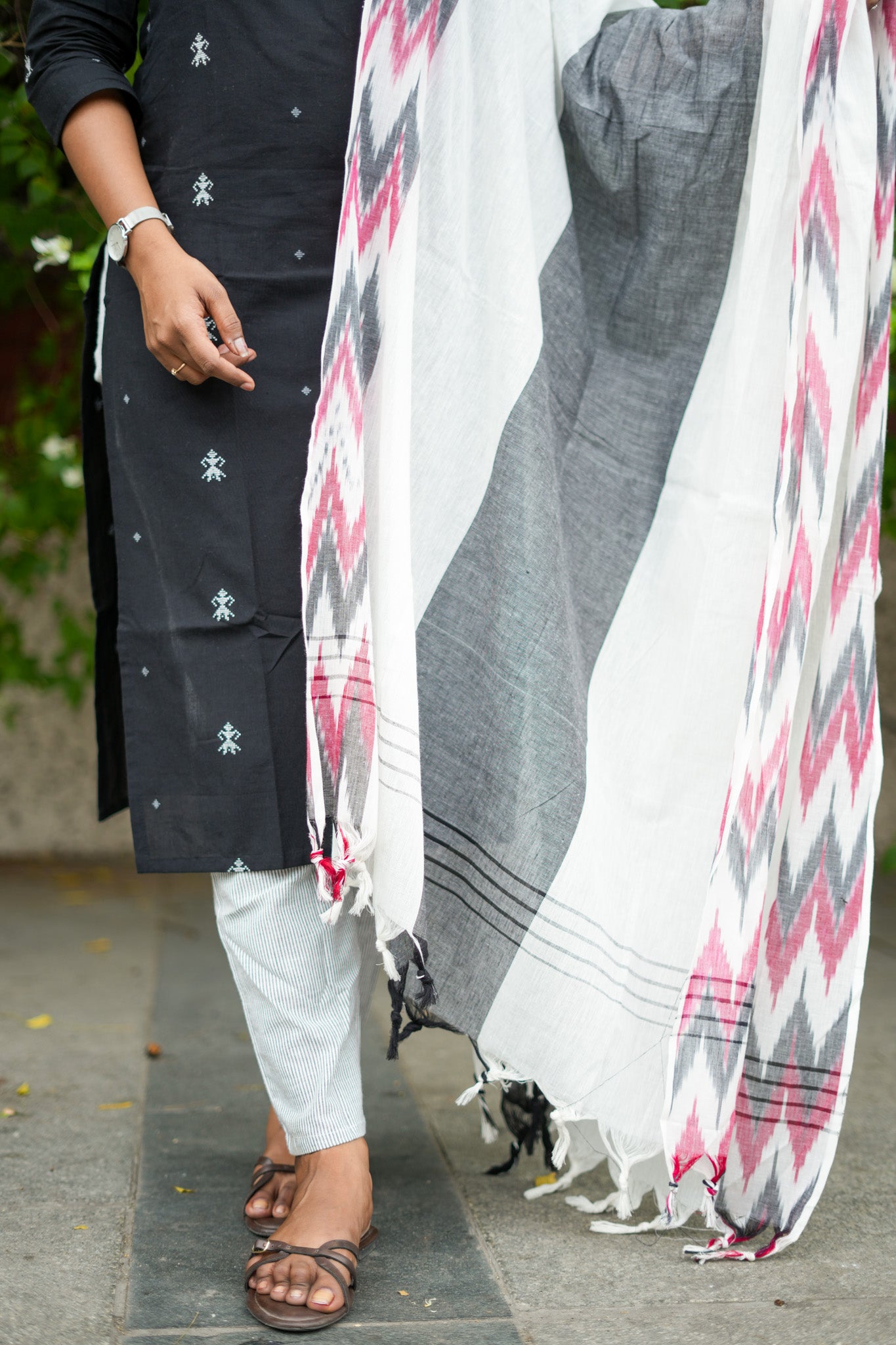 Black Salwar Set With White Ikkat Print Duppata
