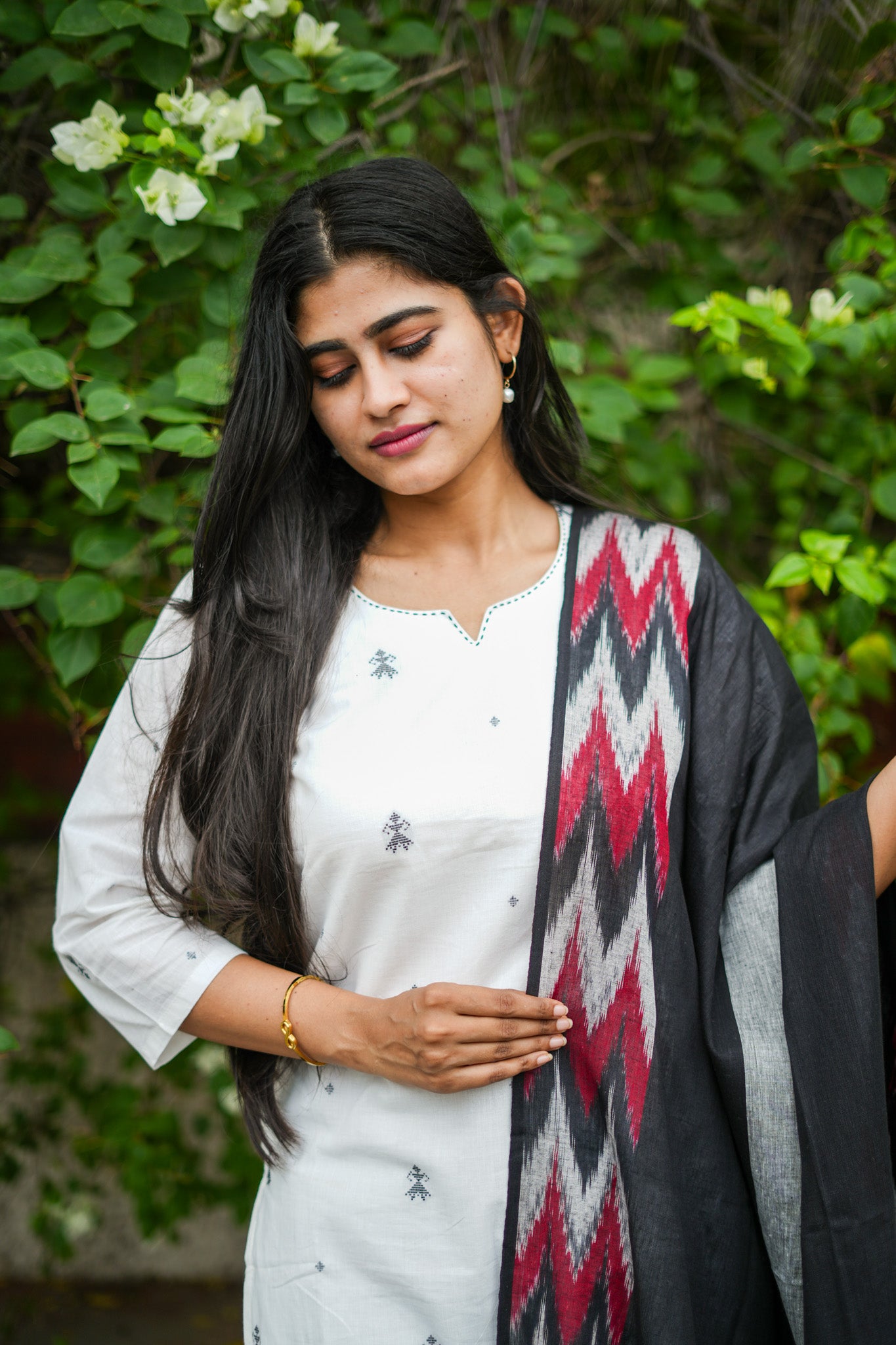 White Cotton Kurta with Black and Red Ikat Print Dupatta