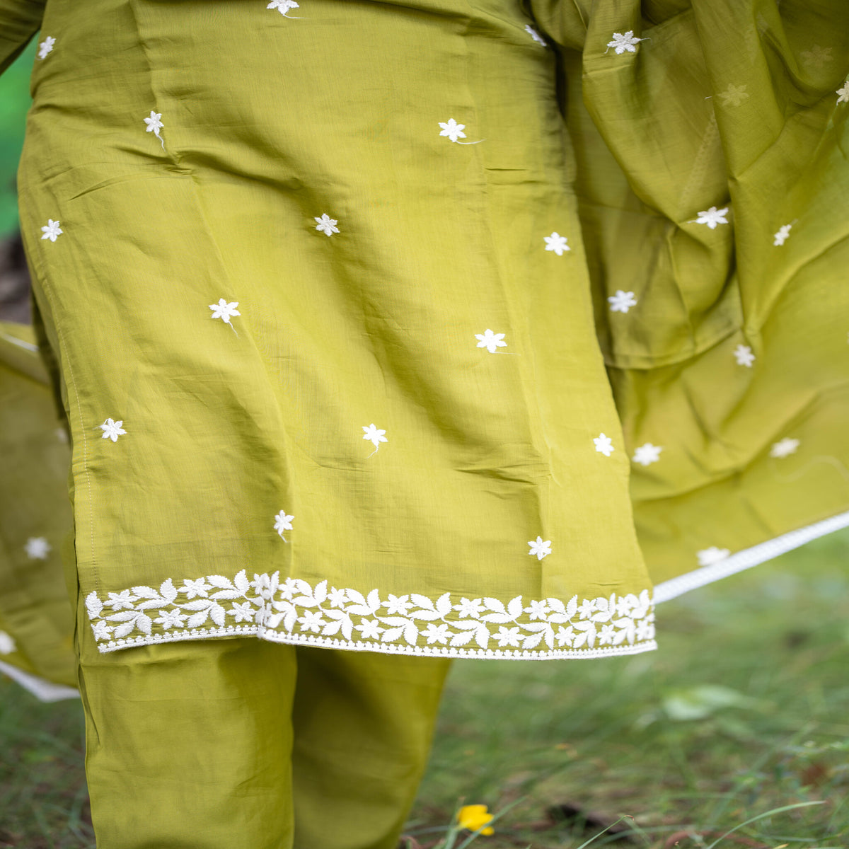 Mul Chanderi Embroidered 3-Piece Set