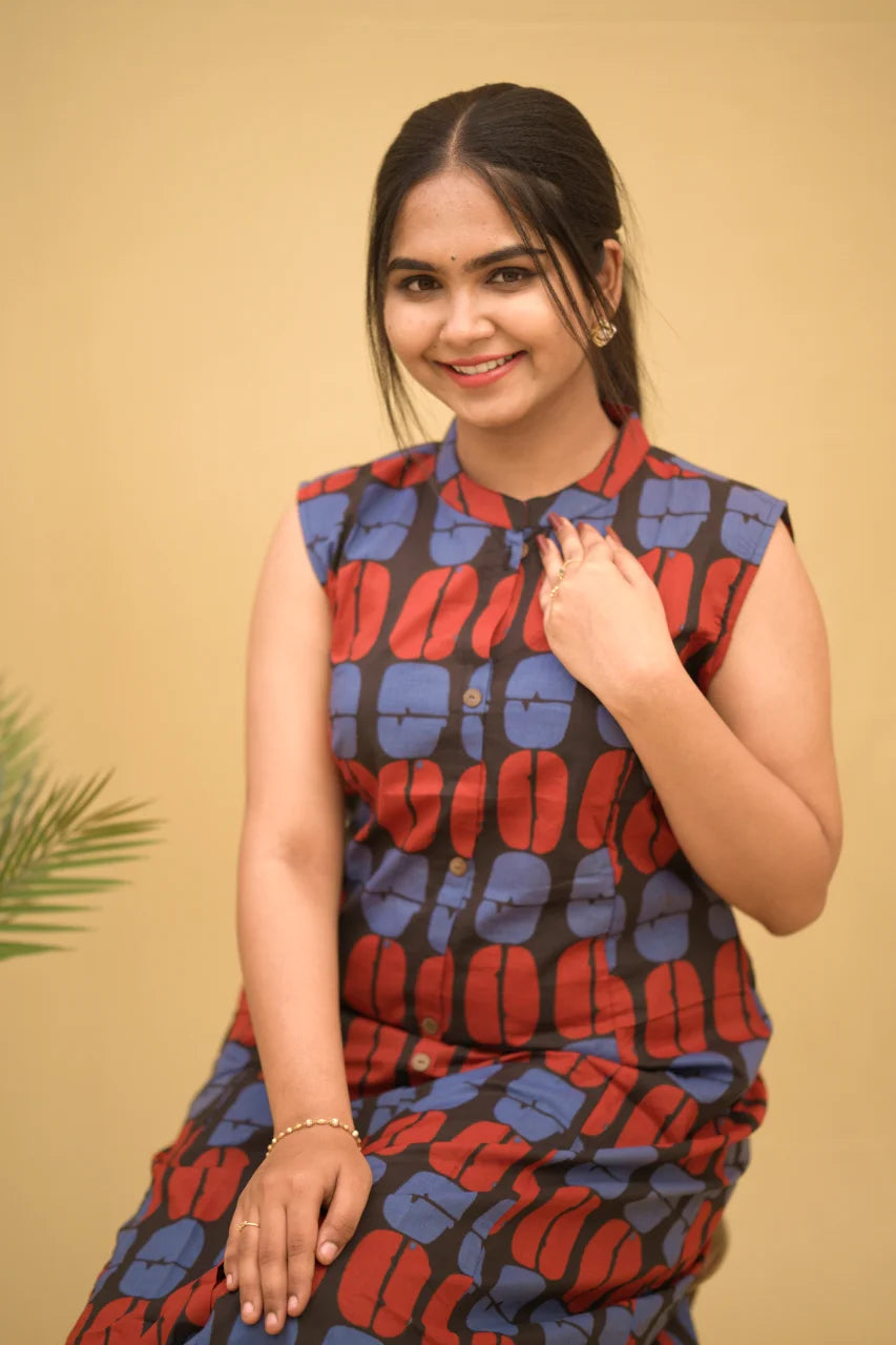 Black Multi Color Geometric Printed Cotton Kurti with Sleeves