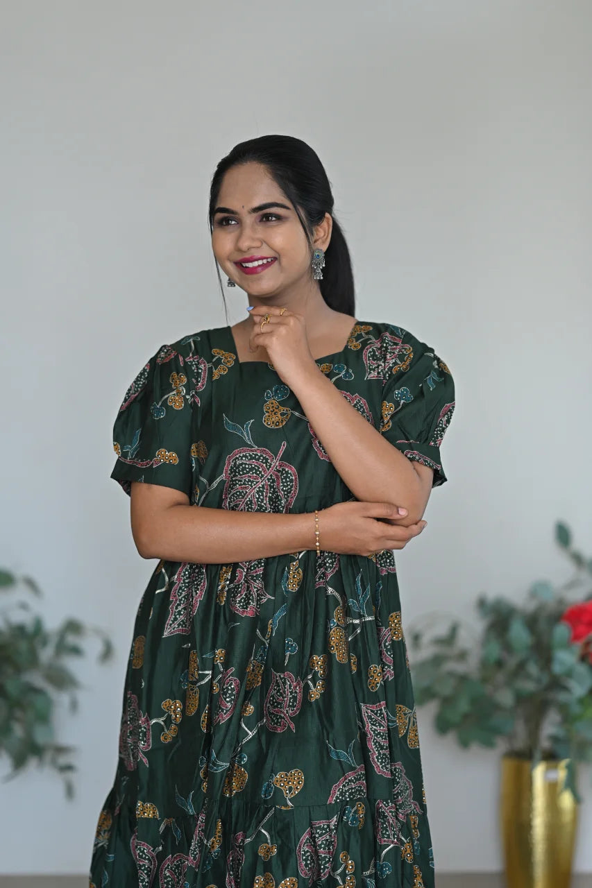 Women's Bottle Green Tiered Dress with Sweetheart Neck Tiered Midi Dress