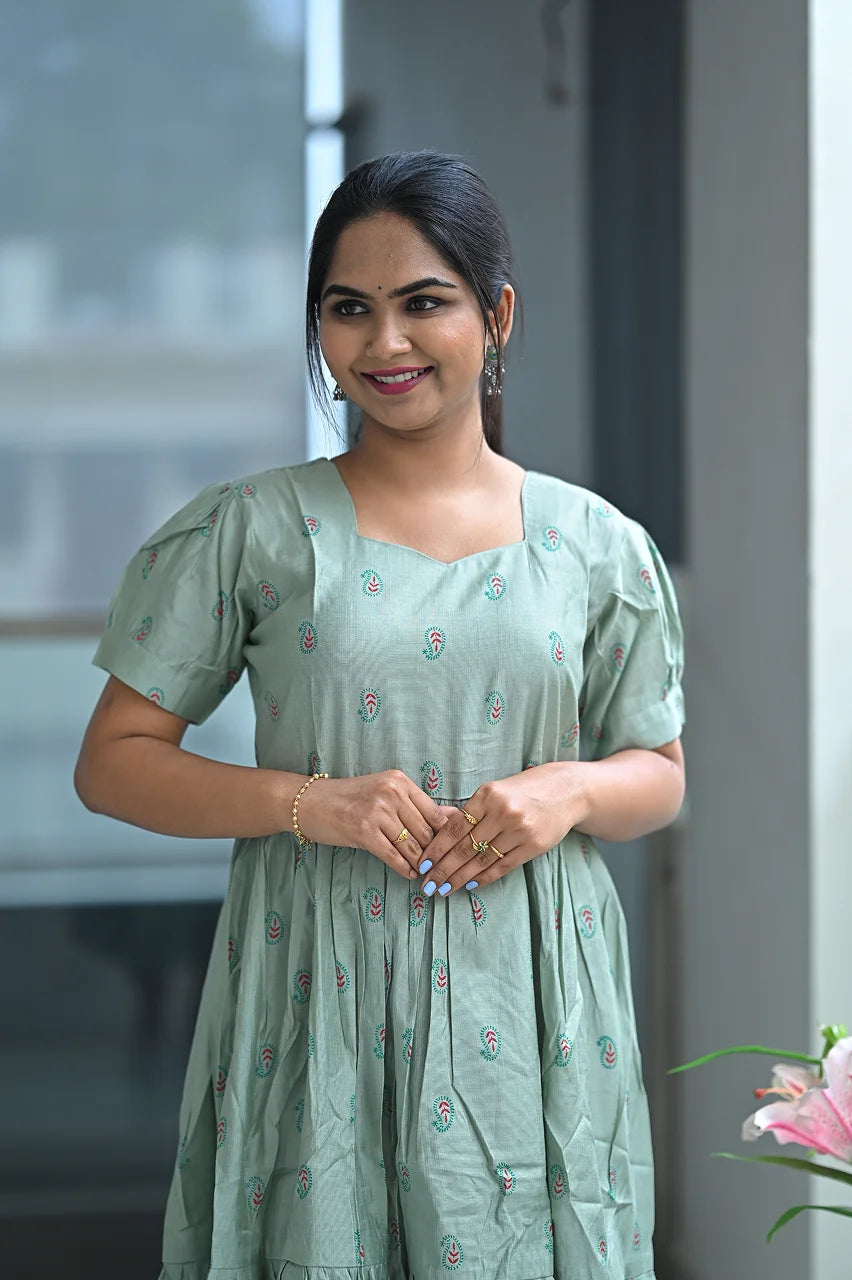 Women's Floral Tiered A-Line Midi Dress, Boat Neck, Rayon