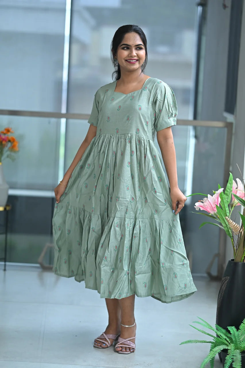 Women's Floral Tiered A-Line Midi Dress, Boat Neck, Rayon