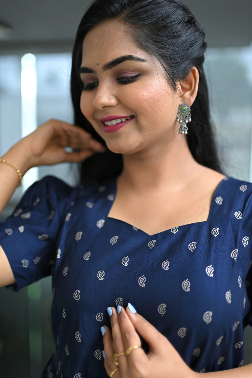 Rayon Women's Navy Color Printed Puffed Sleeve Midi Dress