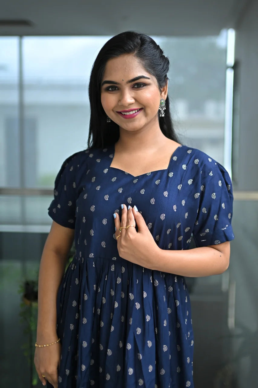 Rayon Women's Navy Color Printed Puffed Sleeve Midi Dress